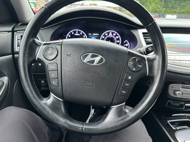 Used 2013 Hyundai Genesis 3.8 w/ Technology Pkg RWD image 17