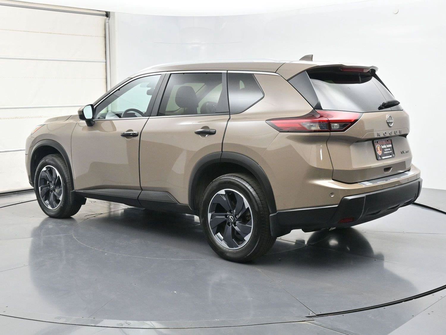 Used 2024 Nissan Rogue SV w/ SV Premium Package AWD/4WD image 22