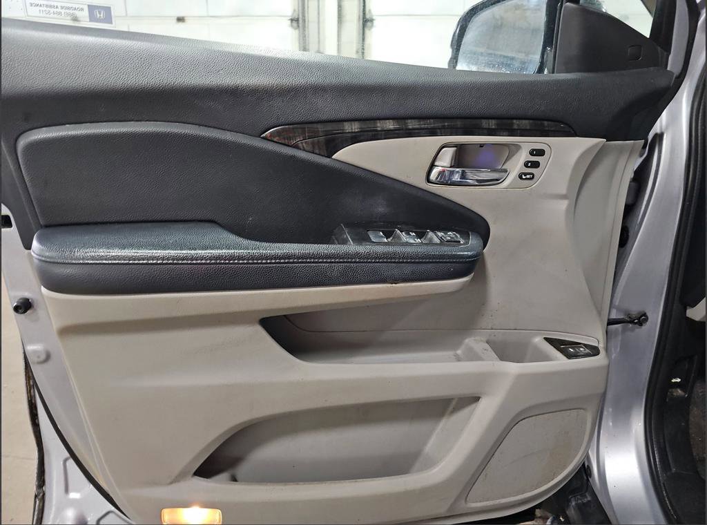 Used 2017 Honda Pilot Elite image 15
