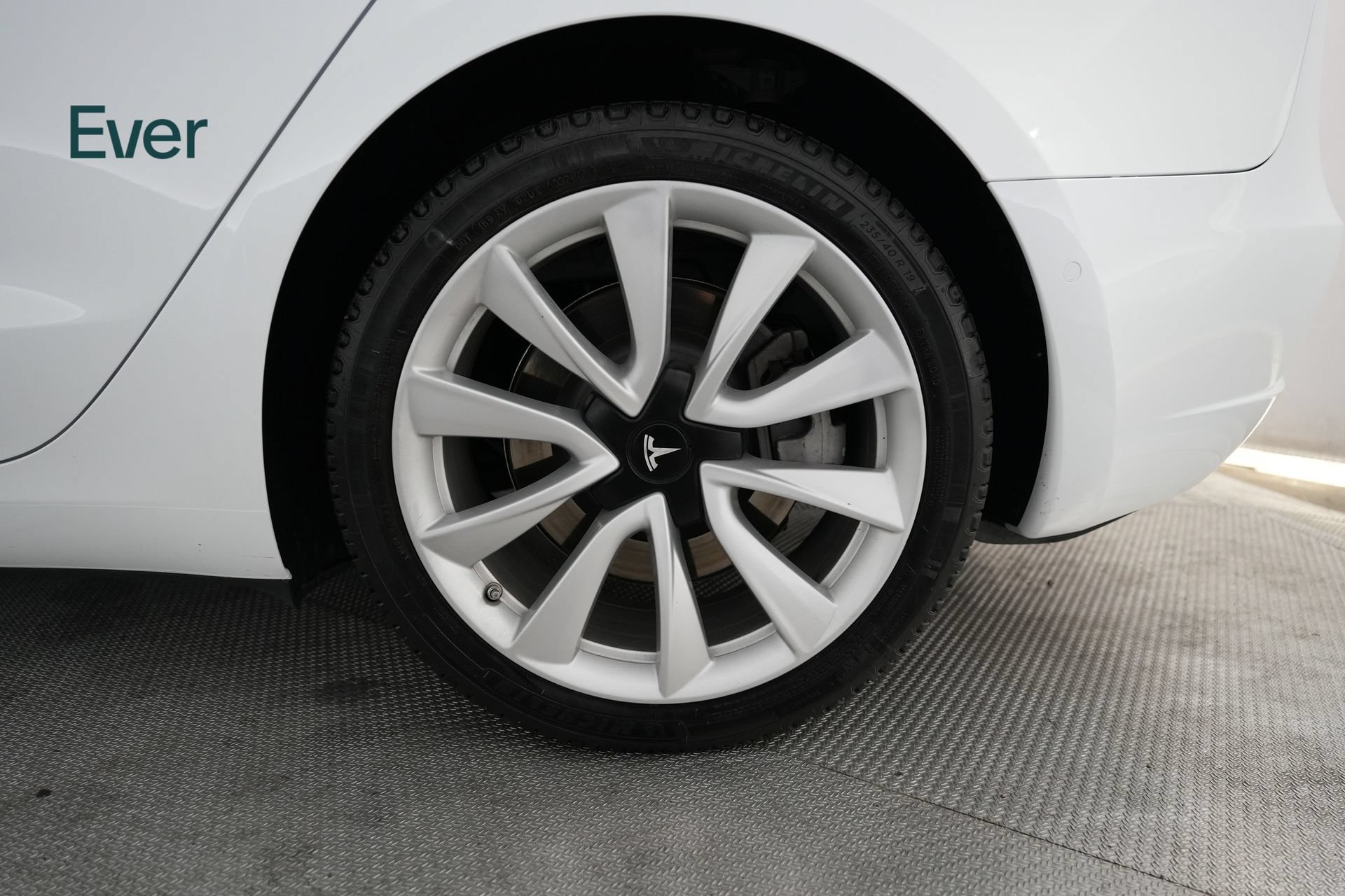 Used 2020 Tesla Model 3 Standard Range RWD image 9