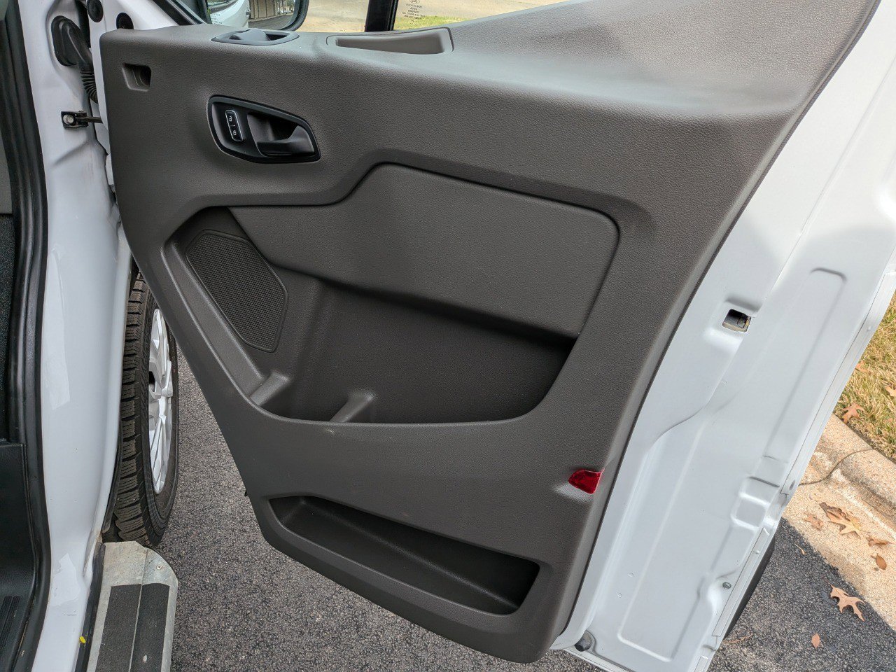 Used 2024 Ford Transit 250 w/ Exterior Upgrade Package image 30