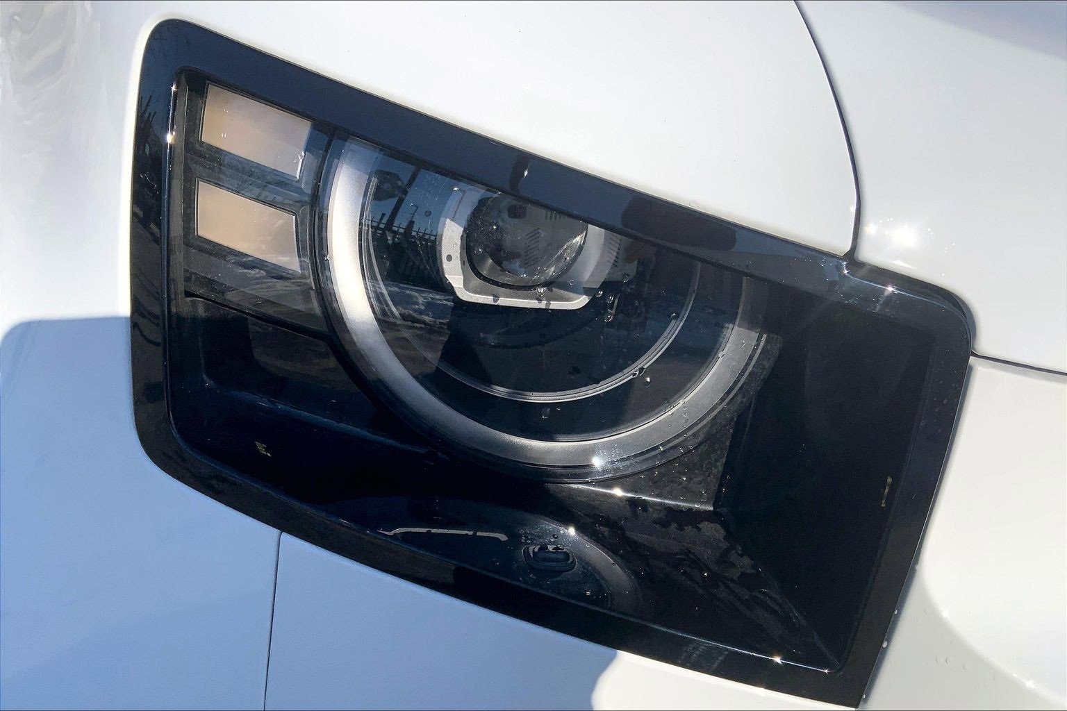 New 2026 Land Rover Defender 110 X-Dynamic SE image 13