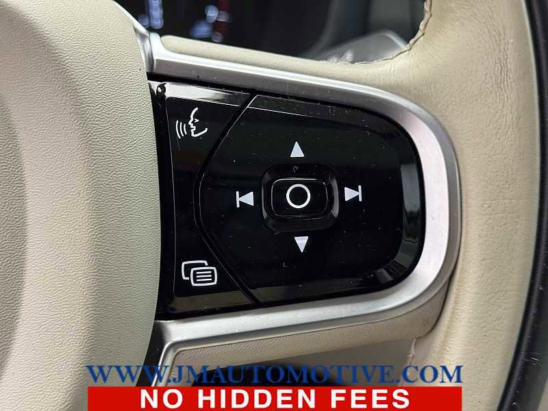 Used 2020 Volvo S60 T5 Momentum image 23