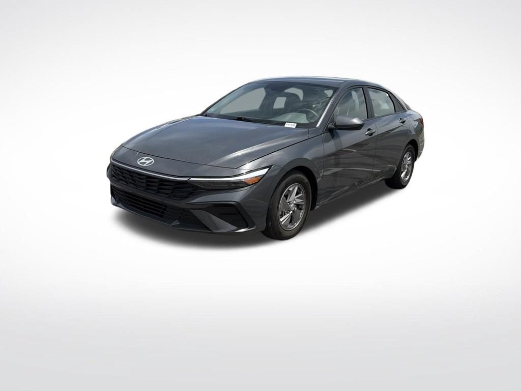 Used 2025 Hyundai Elantra SE