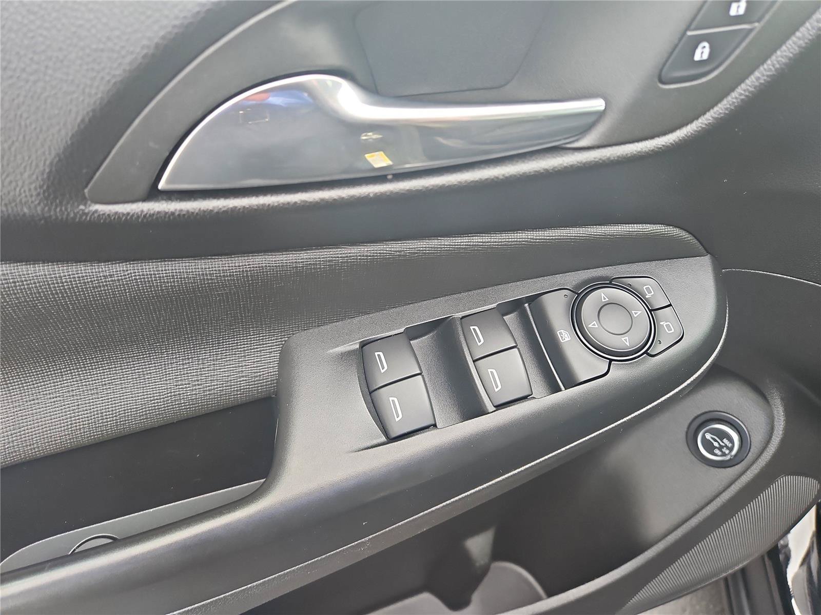 Used 2024 Buick Envista Preferred w/ Convenience I Package FWD image 9