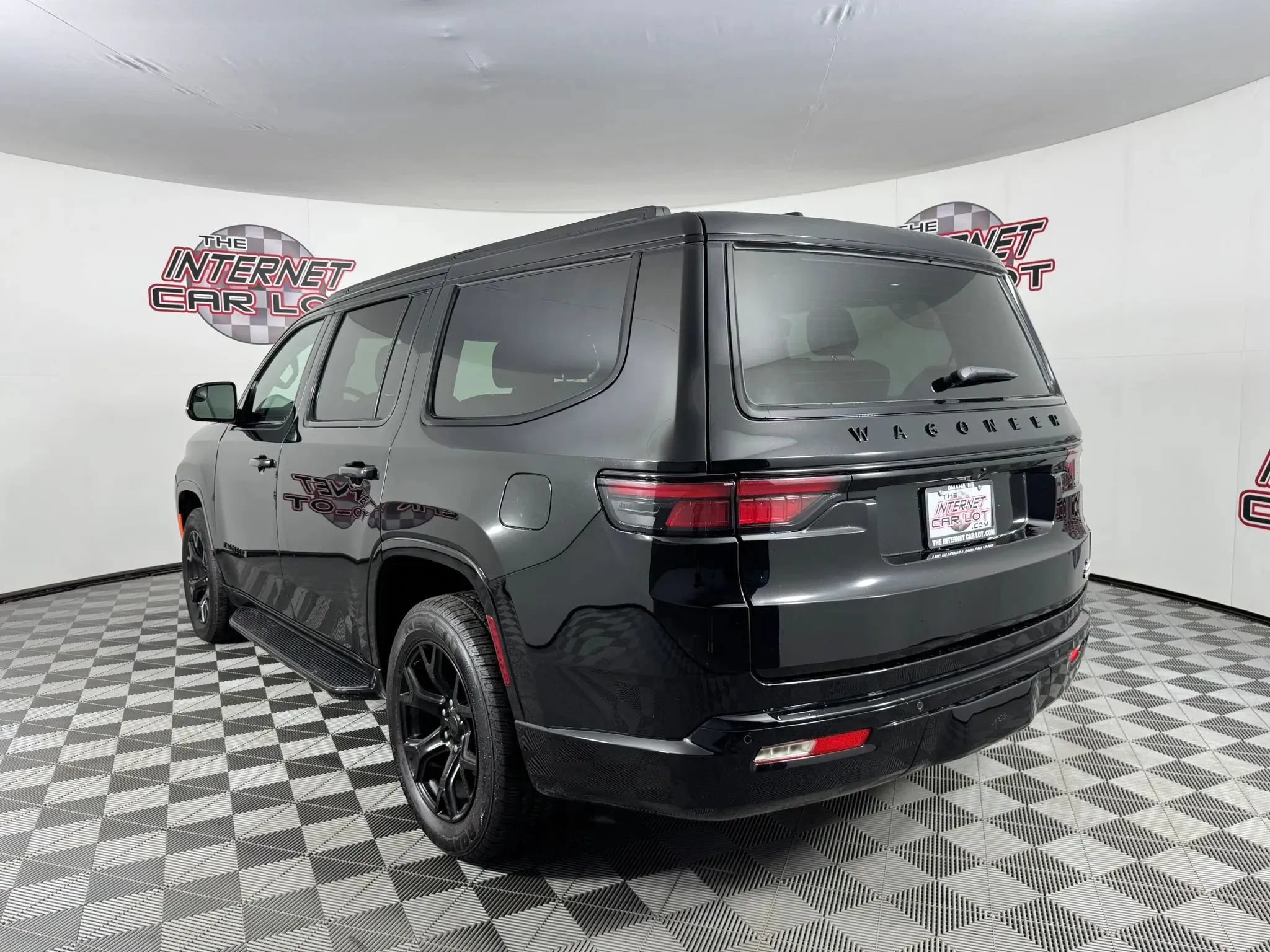 Used 2025 Jeep Wagoneer Series II AWD/4WD image 5
