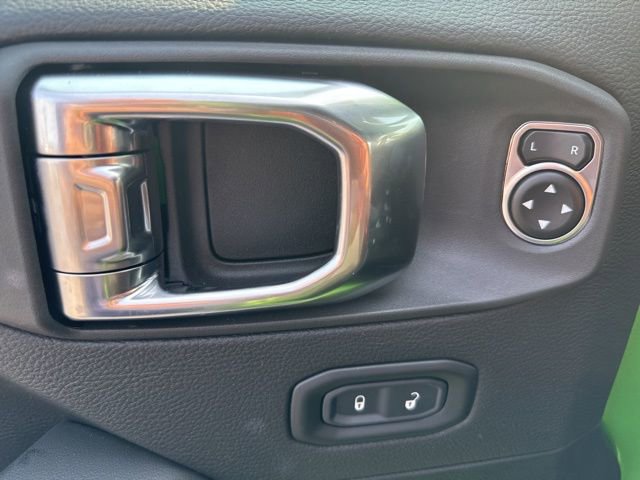 Used 2025 Jeep Wrangler Unlimited Rubicon 392 image 21