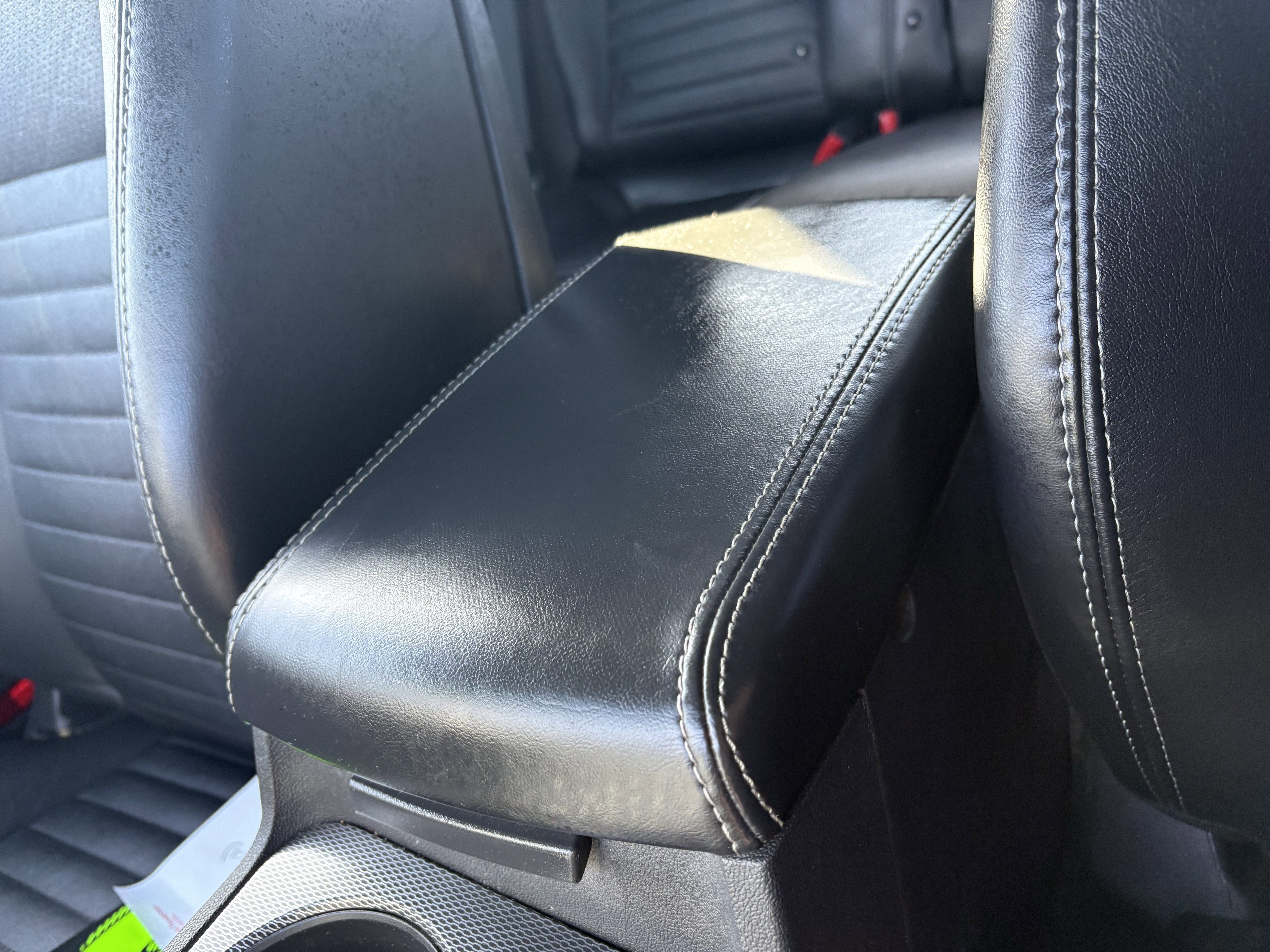Used 2012 Dodge Challenger R/T RWD image 21