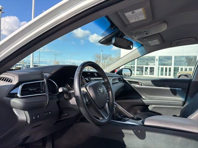 Certified 2018 Toyota Camry SE w/ Convenience Package image 16