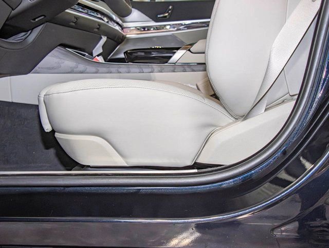 Used 2026 BMW 740i xDrive w/ Executive Package image 15