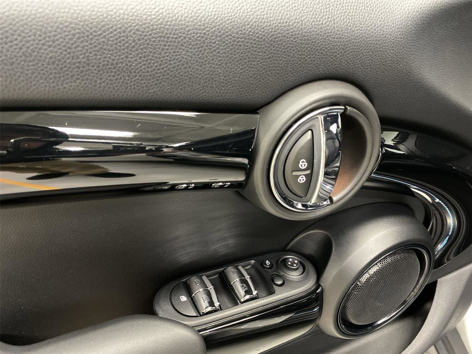 Used 2016 MINI Cooper S FWD image 19
