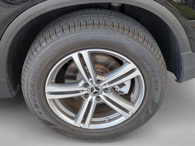 Used 2020 Mercedes-Benz GLC 300 image 21