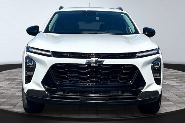 Used 2025 Chevrolet Trax ACTIV w/ Sunroof Package FWD image 2