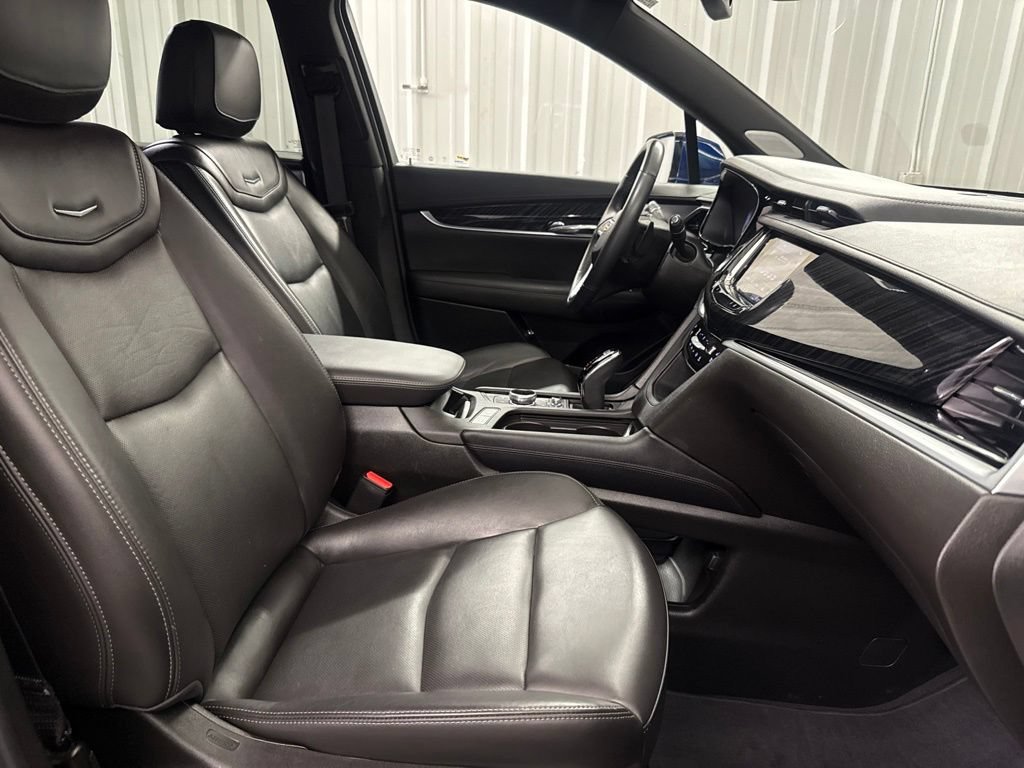 Certified 2025 Cadillac XT6 Premium Luxury FWD image 22