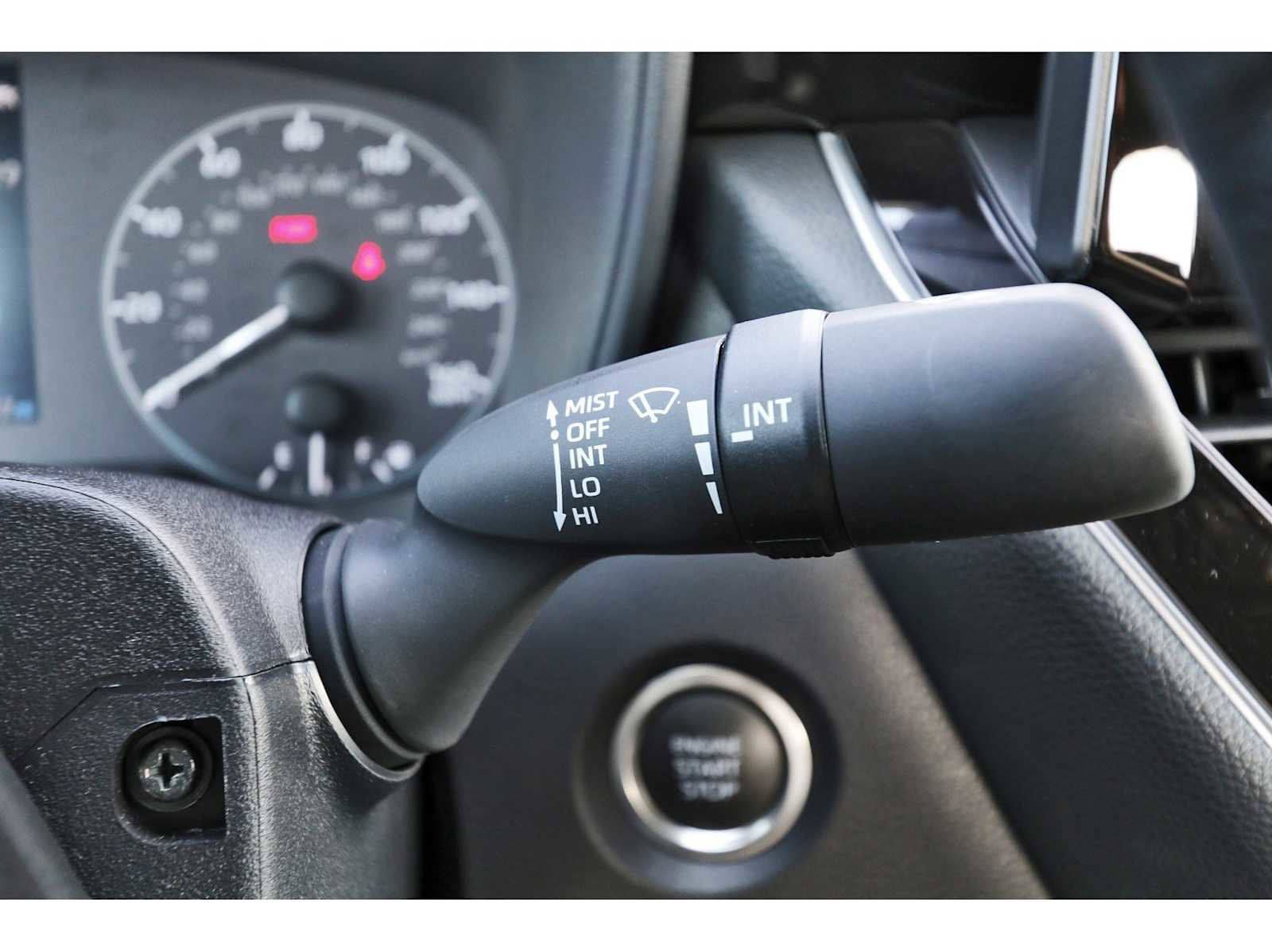 Used 2025 Toyota Corolla SE image 18