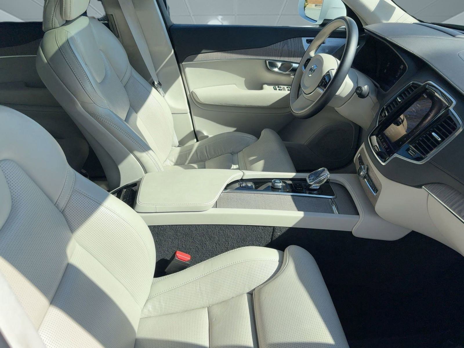 Certified 2023 Volvo XC90 B6 Ultimate w/ Lounge Package image 30
