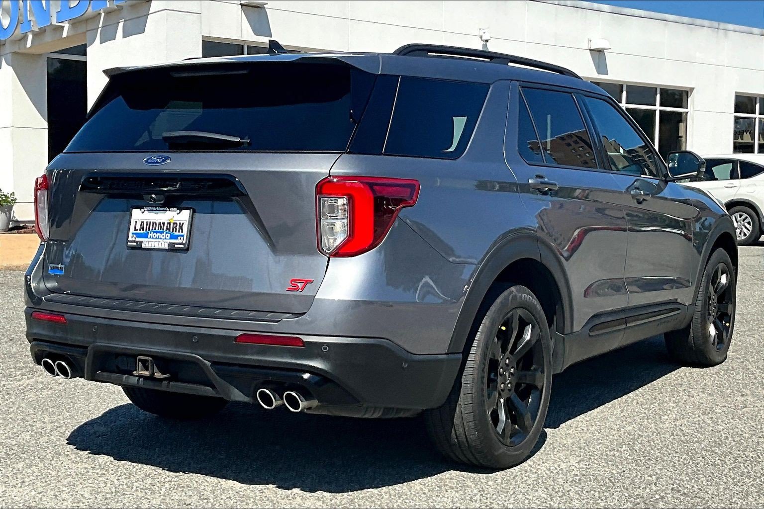 Used 2022 Ford Explorer ST w/ Equipment Group 401A AWD/4WD image 2
