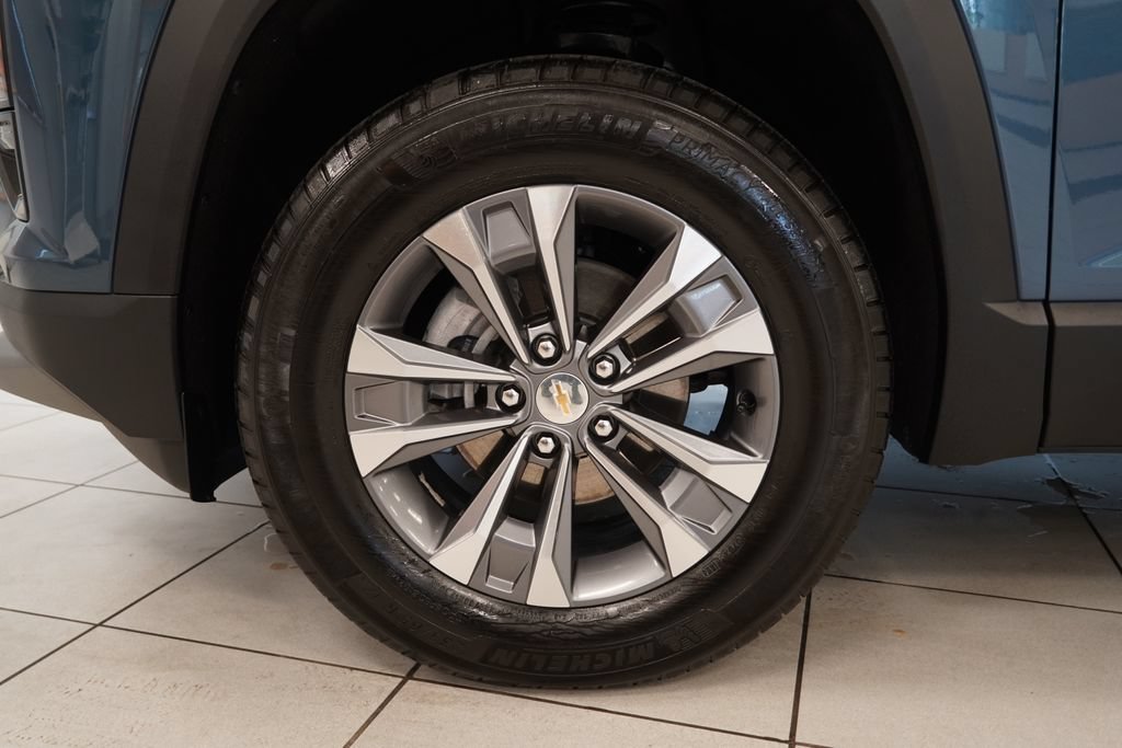 Used 2025 Chevrolet Equinox LT w/ Safety and Technology Package AWD/4WD image 16