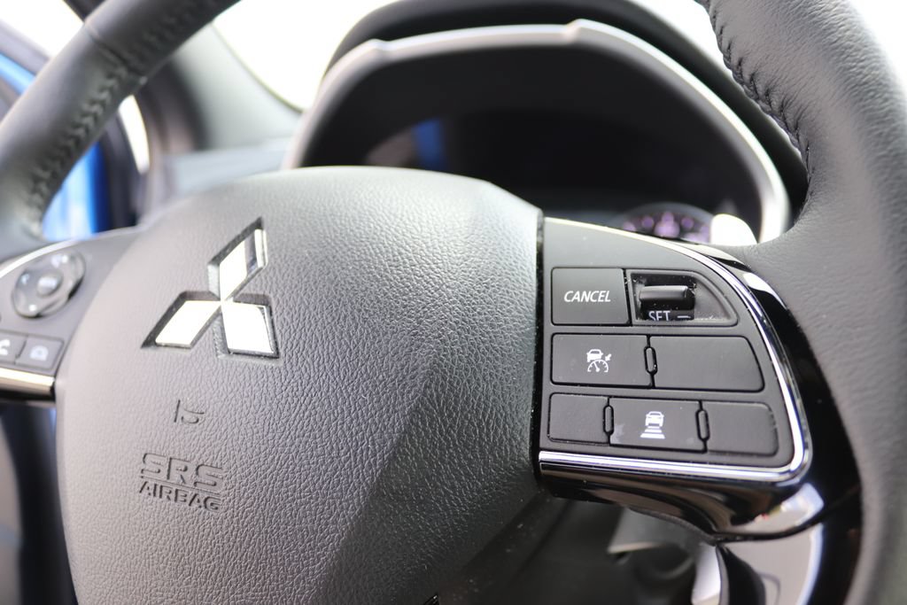 Used 2020 Mitsubishi Eclipse Cross SEL AWD/4WD image 12
