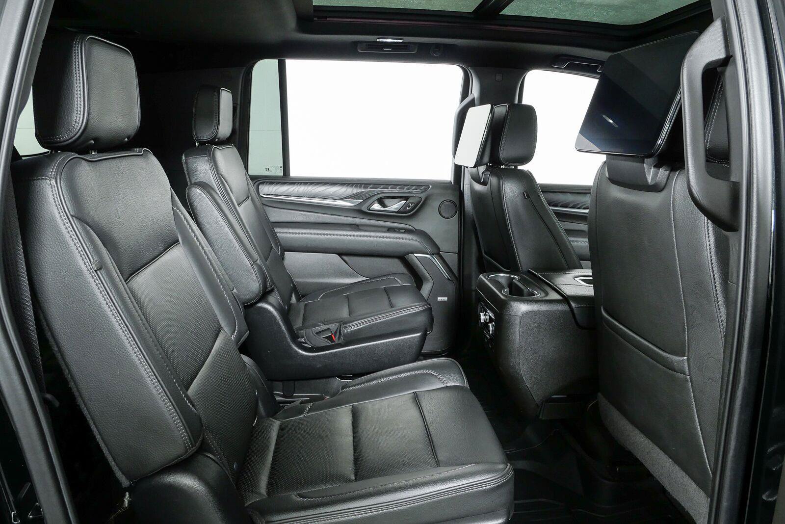 Used 2022 GMC Yukon XL Denali w/ Denali Ultimate Package AWD/4WD image 23