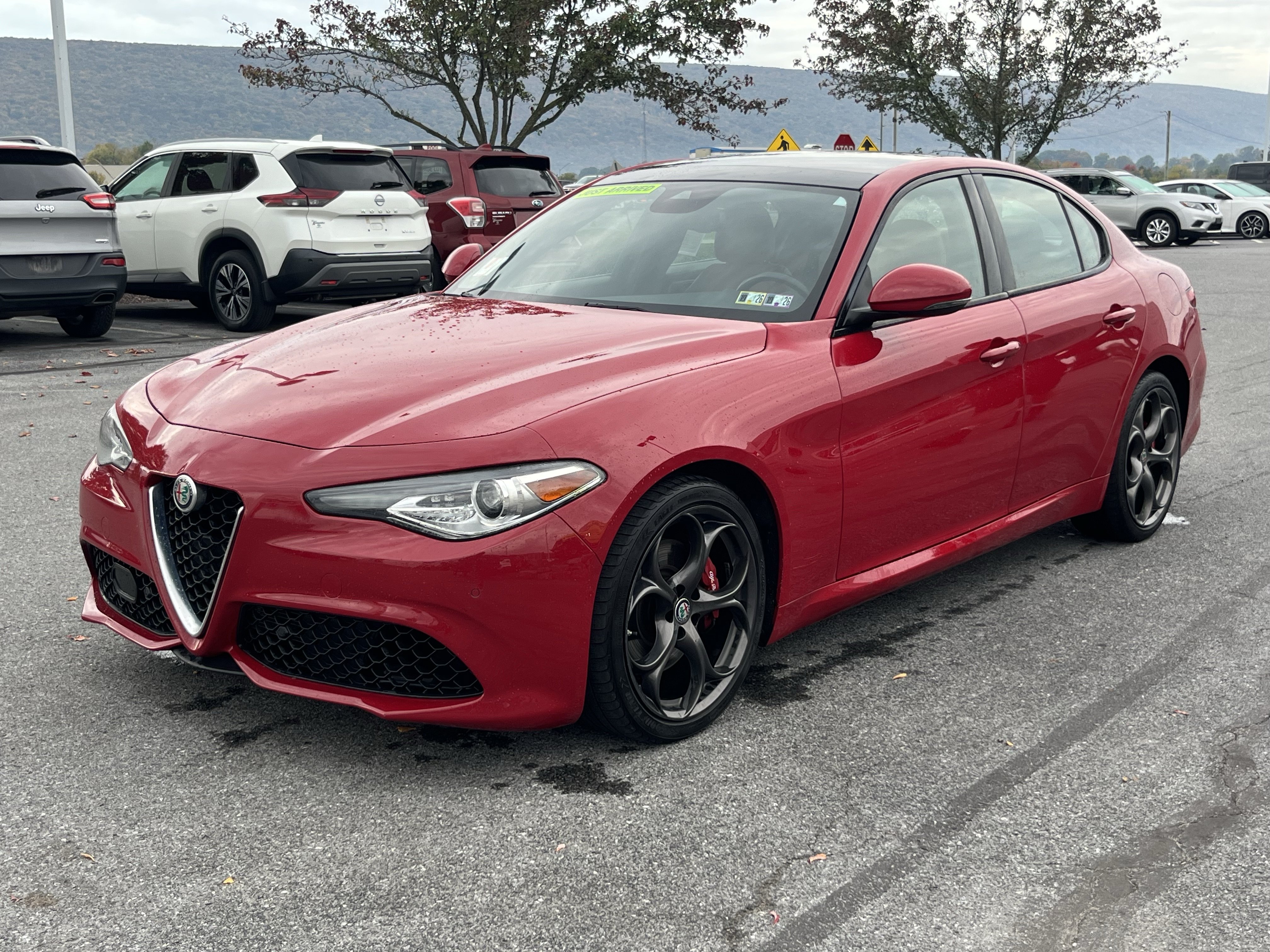 Used 2020 Alfa Romeo Giulia Ti Sport w/ Quick Order Package 22S Sport AWD/4WD image 10
