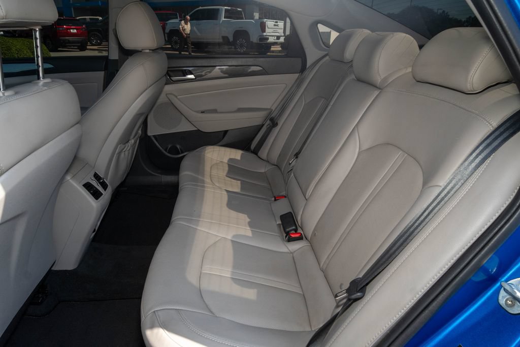 Used 2018 Hyundai Sonata Limited w/ Cargo Package FWD image 17