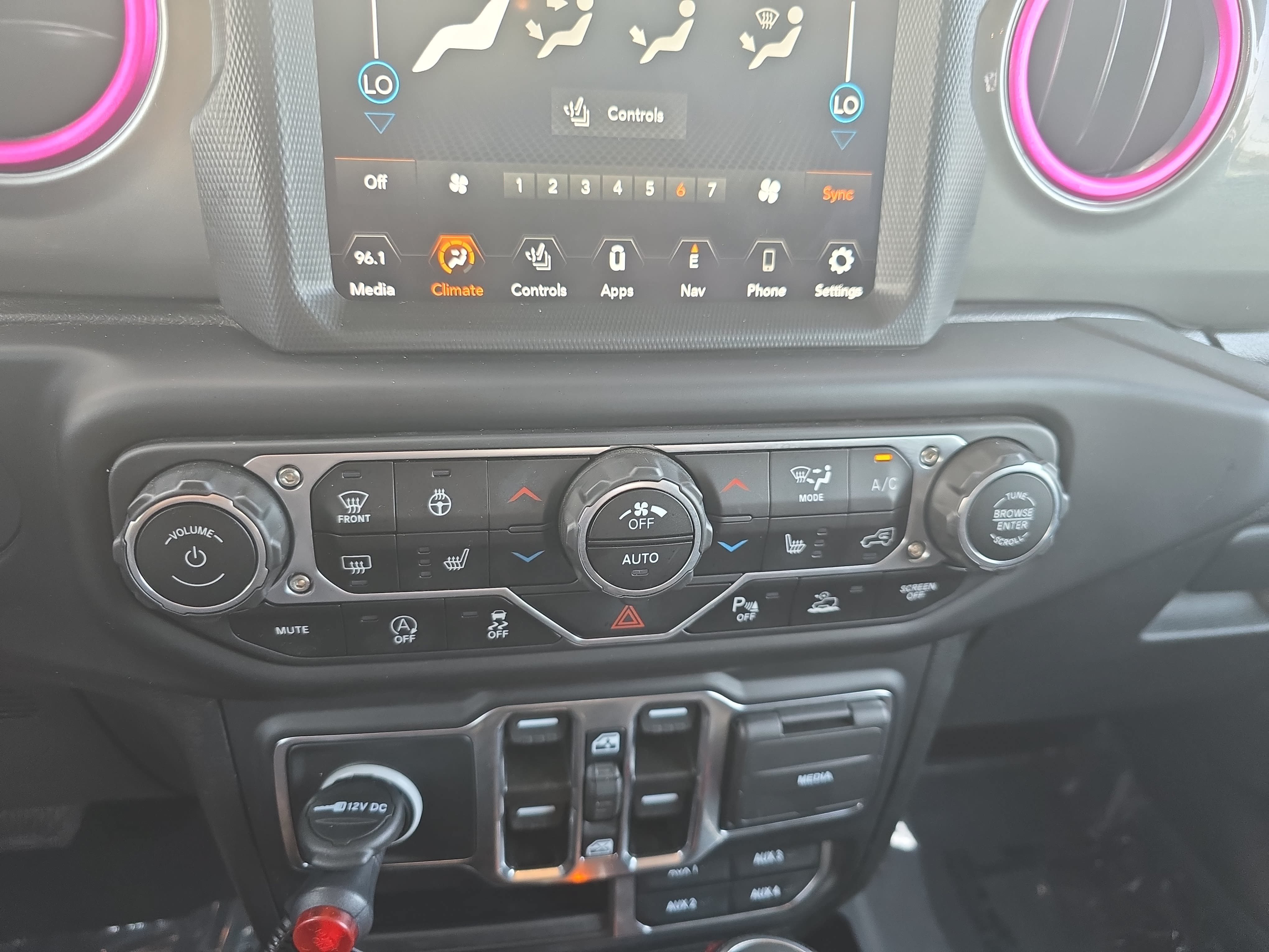 Used 2023 Jeep Gladiator Overland w/ Dual Top Group AWD/4WD image 20