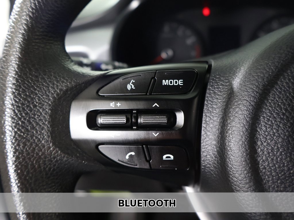 Used 2023 Kia Rio S image 3