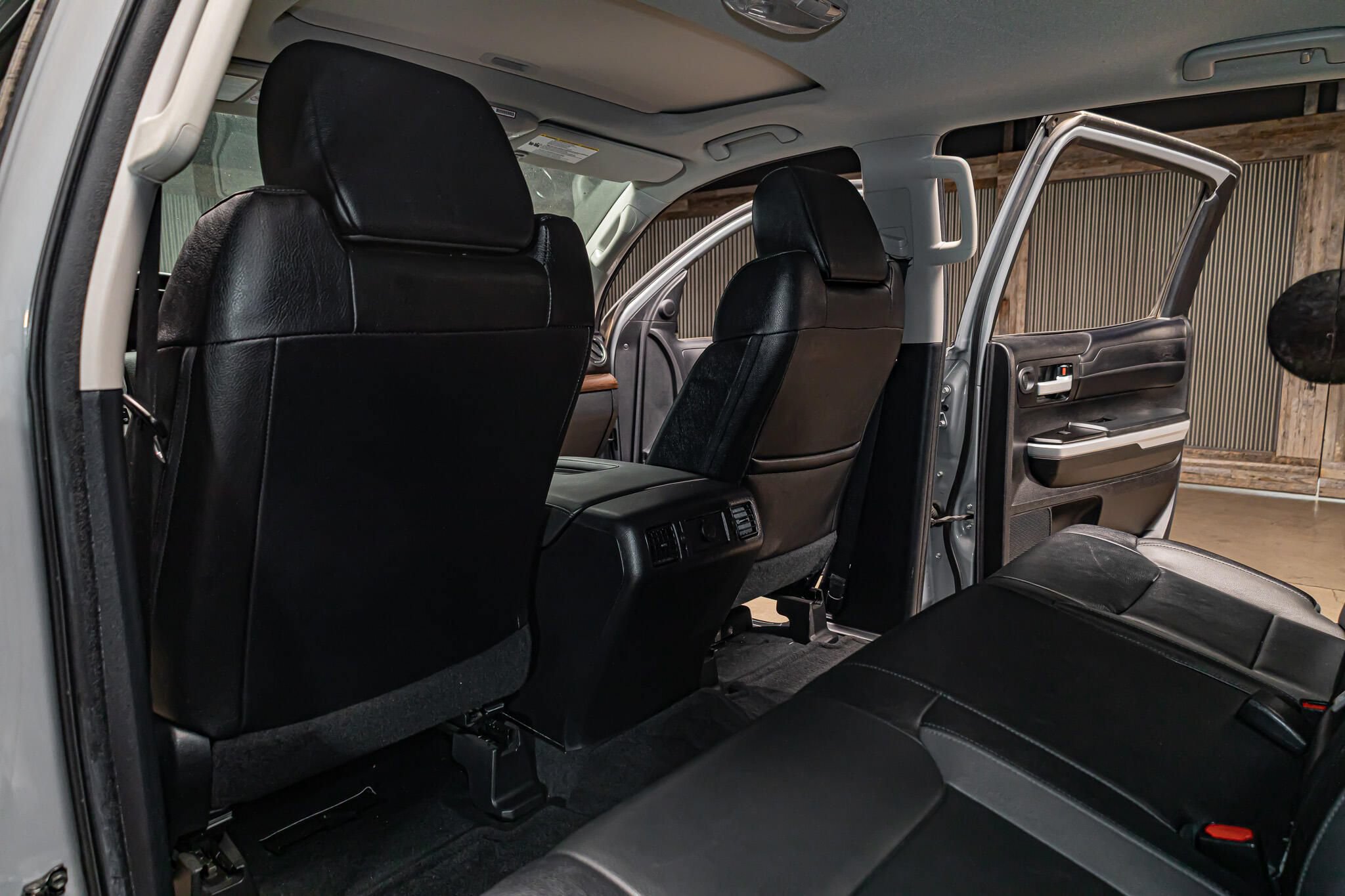 Used 2021 Toyota Tundra Limited w/ Limited Premium Package AWD/4WD image 20