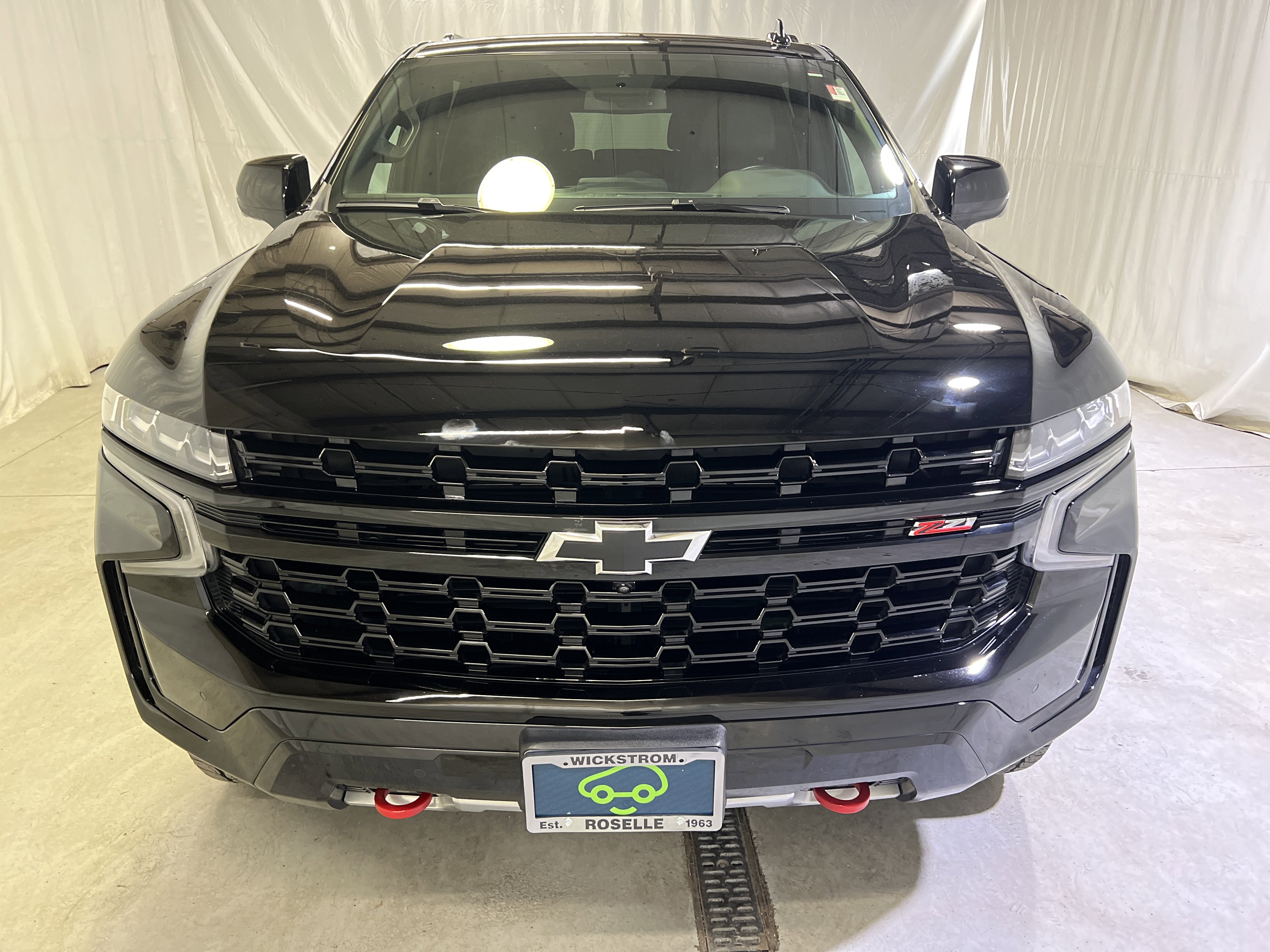 Certified 2023 Chevrolet Suburban Z71 w/ Luxury Package AWD/4WD image 3