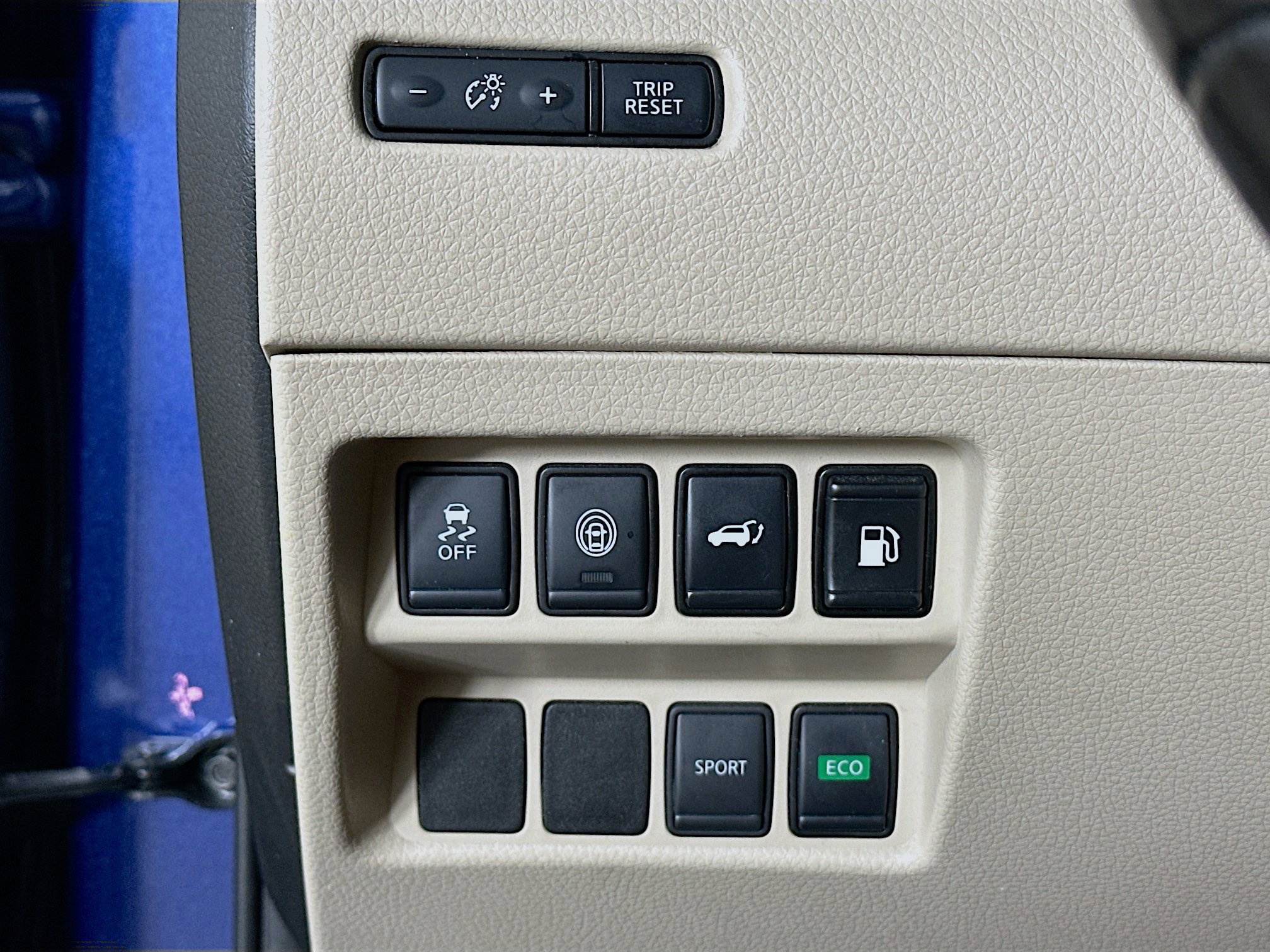 Used 2020 Nissan Rogue SV FWD image 17