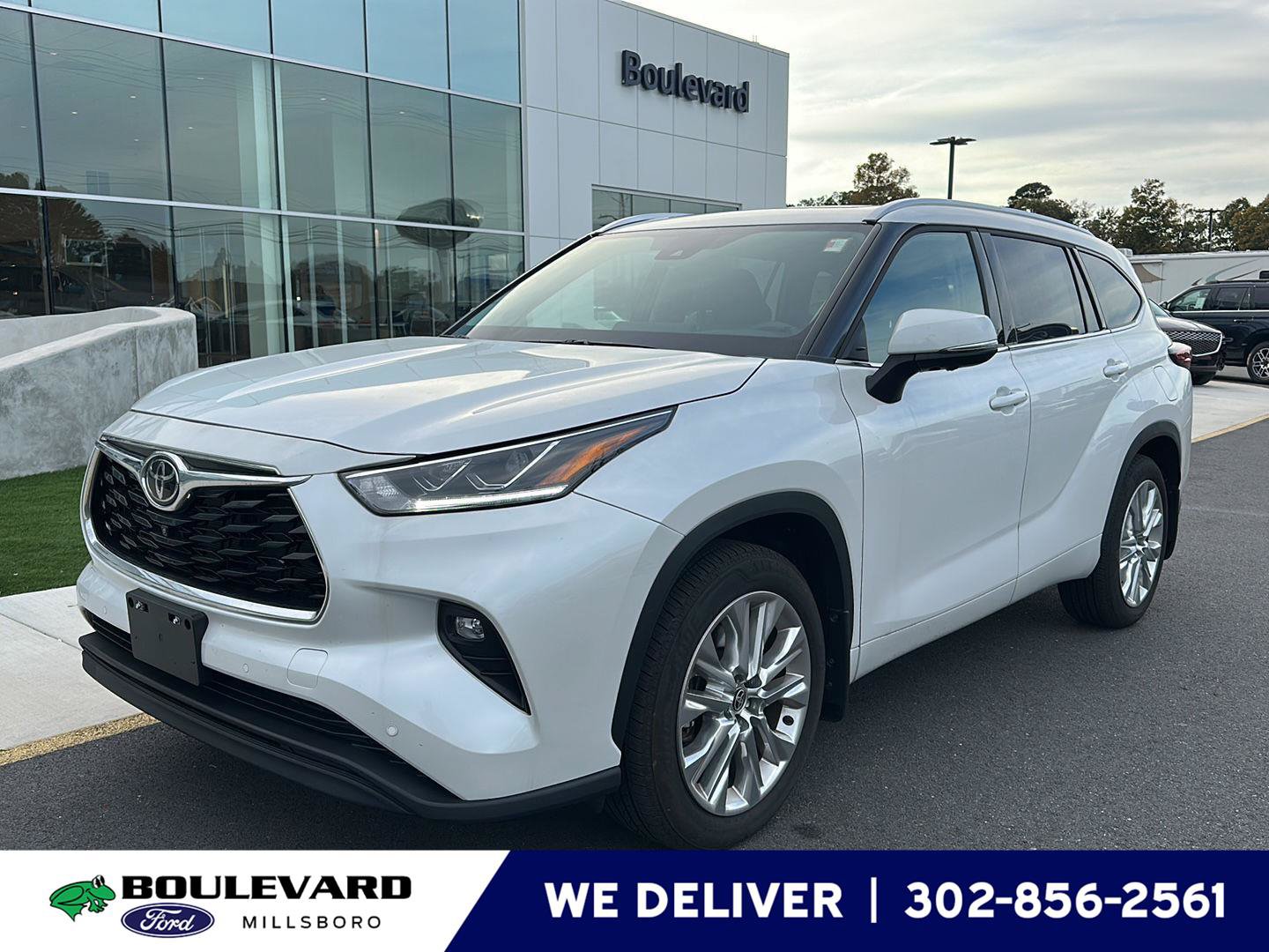 Used 2026 Toyota Highlander Limited AWD/4WD image 1