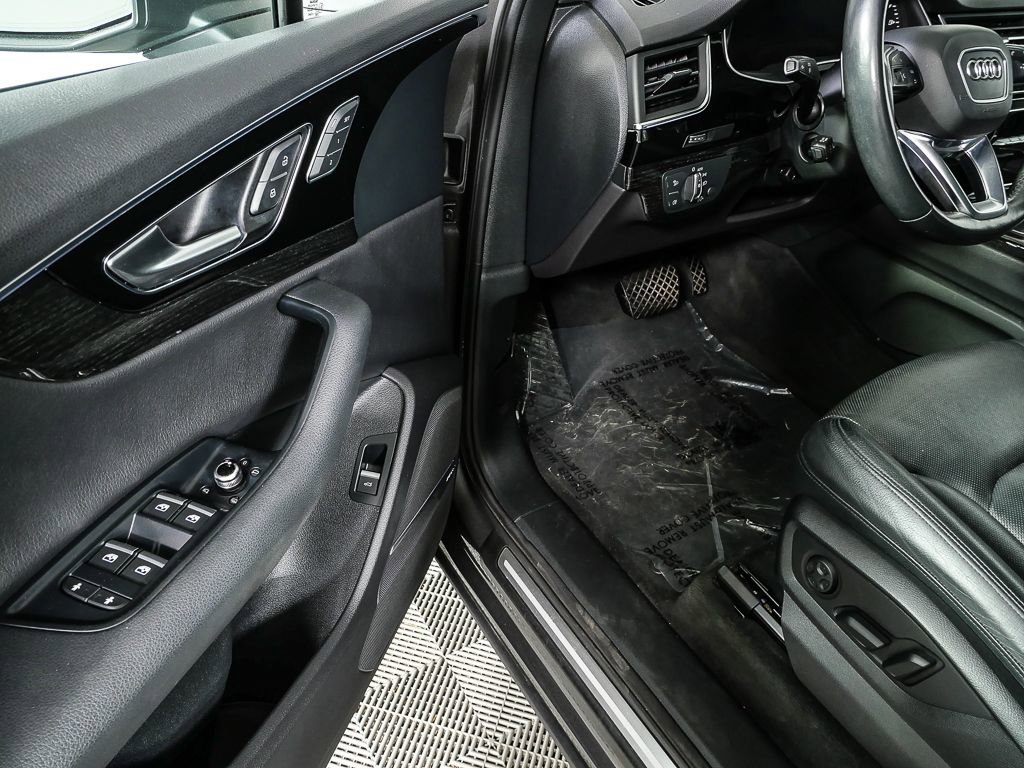 Used 2019 Audi Q7 3.0T Premium Plus w/ Premium Plus Package AWD/4WD image 8