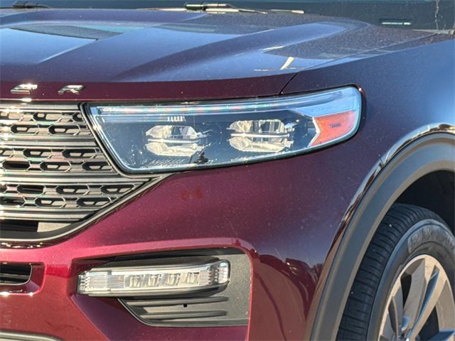 Used 2022 Ford Explorer XLT w/ Equipment Group 202A image 4