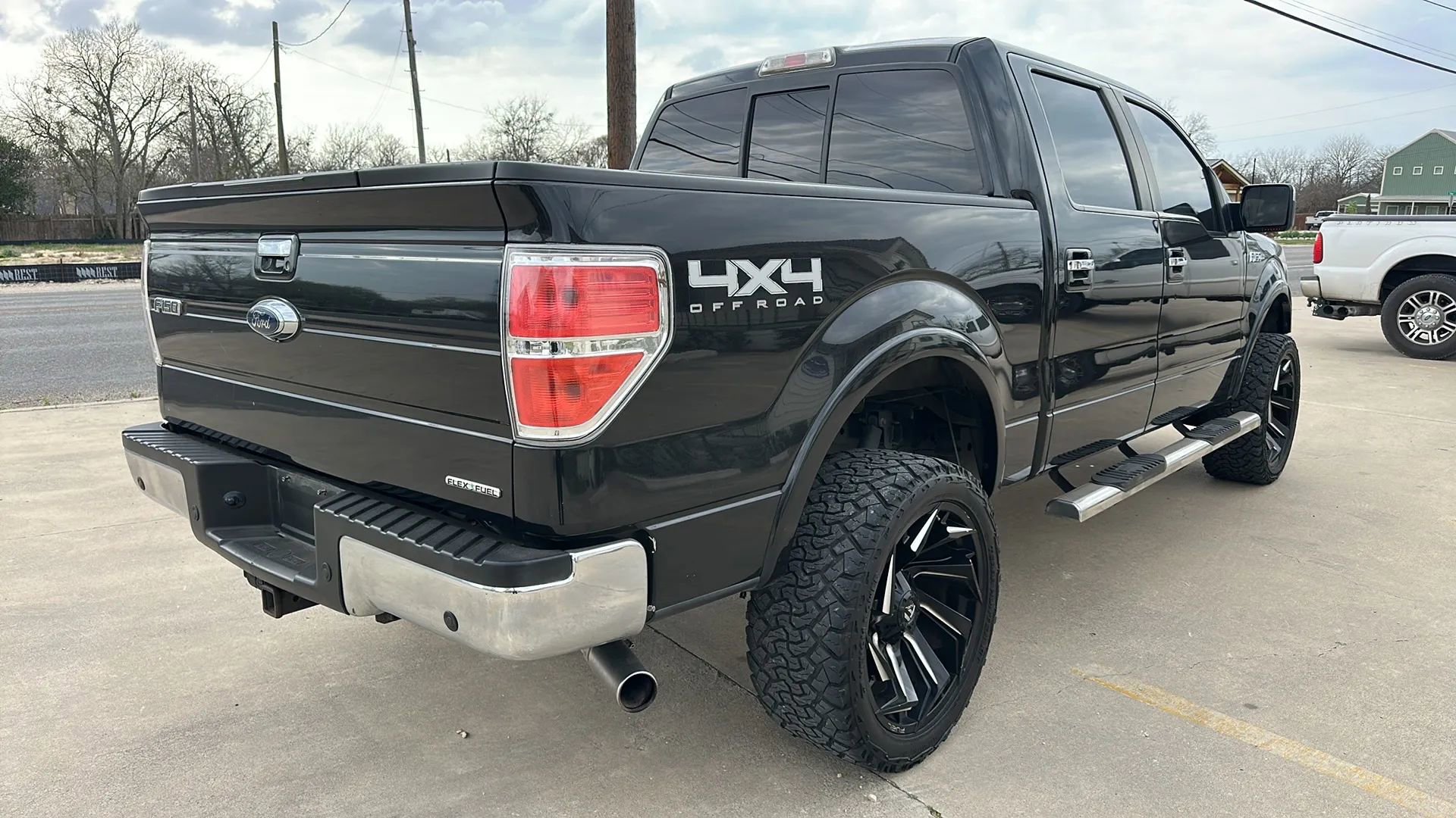 Used 2014 Ford F150 Lariat w/ Equipment Group 502A Luxury image 5