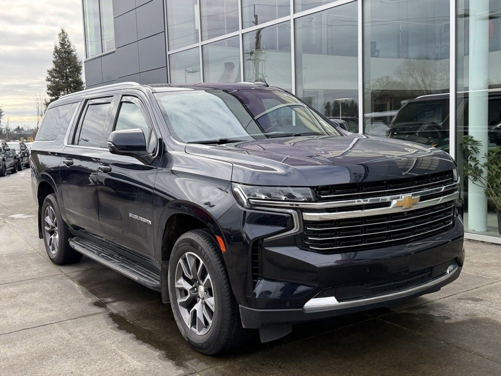 Used 2022 Chevrolet Suburban LT w/ LT Signature Package image 2