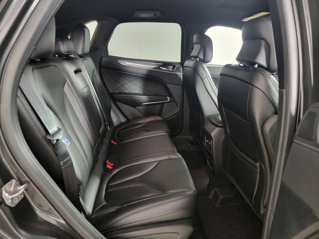 Used 2019 Lincoln MKC Premiere FWD image 17