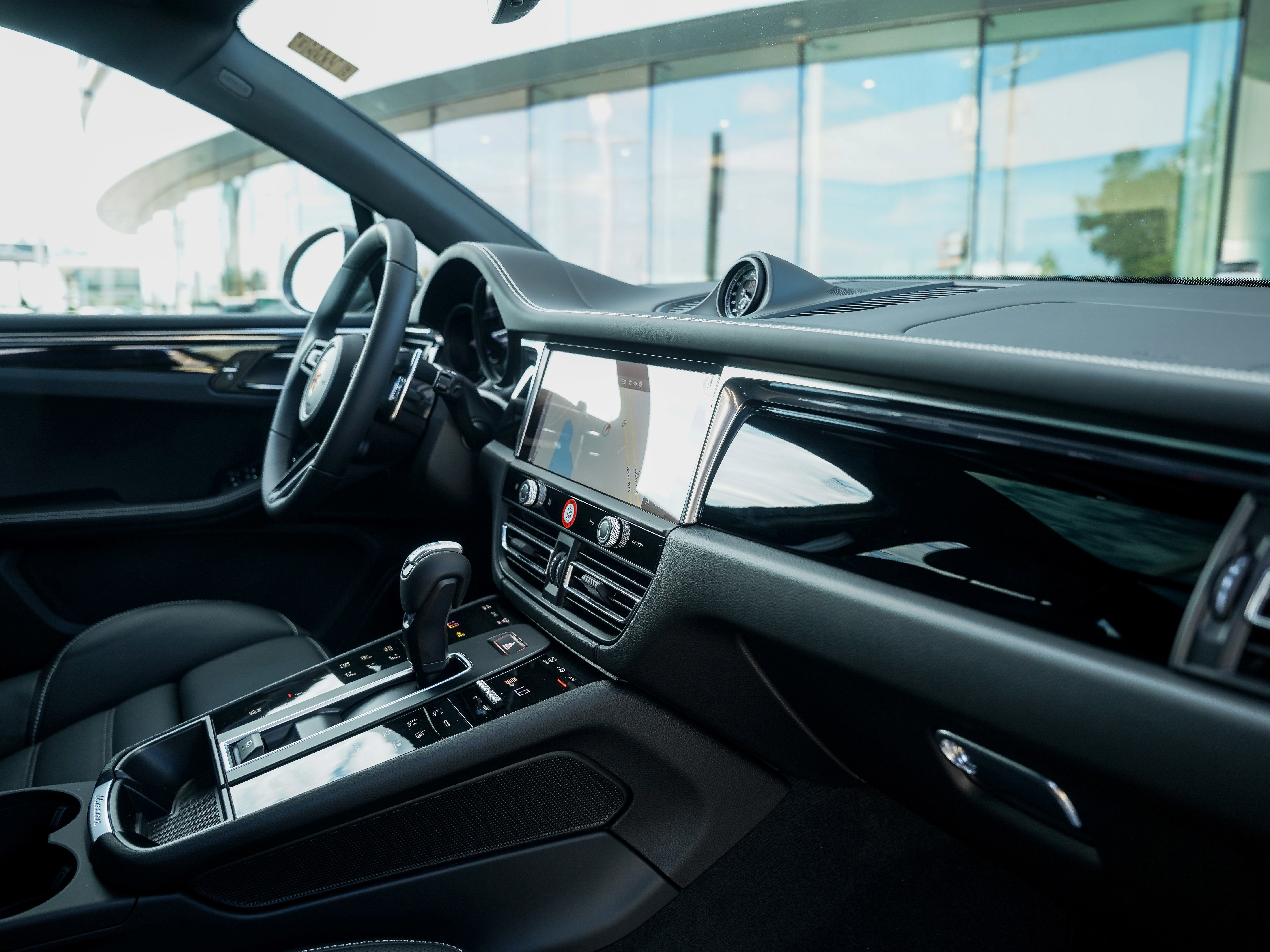 New 2026 Porsche Macan Turbo image 32