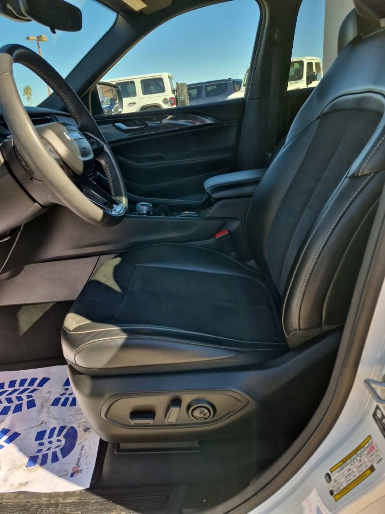 Used 2023 Jeep Grand Cherokee L Altitude AWD/4WD image 24