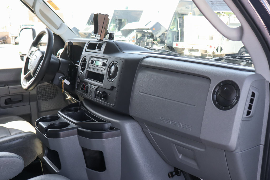 Used 2024 Ford E-450 and Econoline 450 Super Duty w/ Power Windows & Locks Group RWD image 37