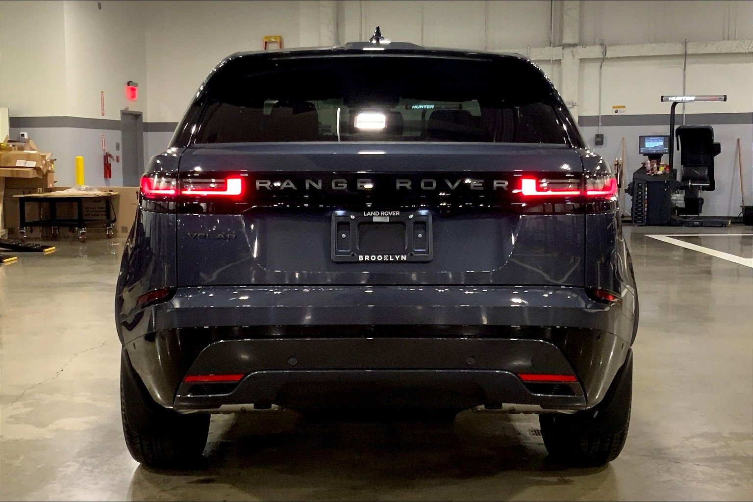 New 2026 Land Rover Range Rover Velar Dynamic SE image 4