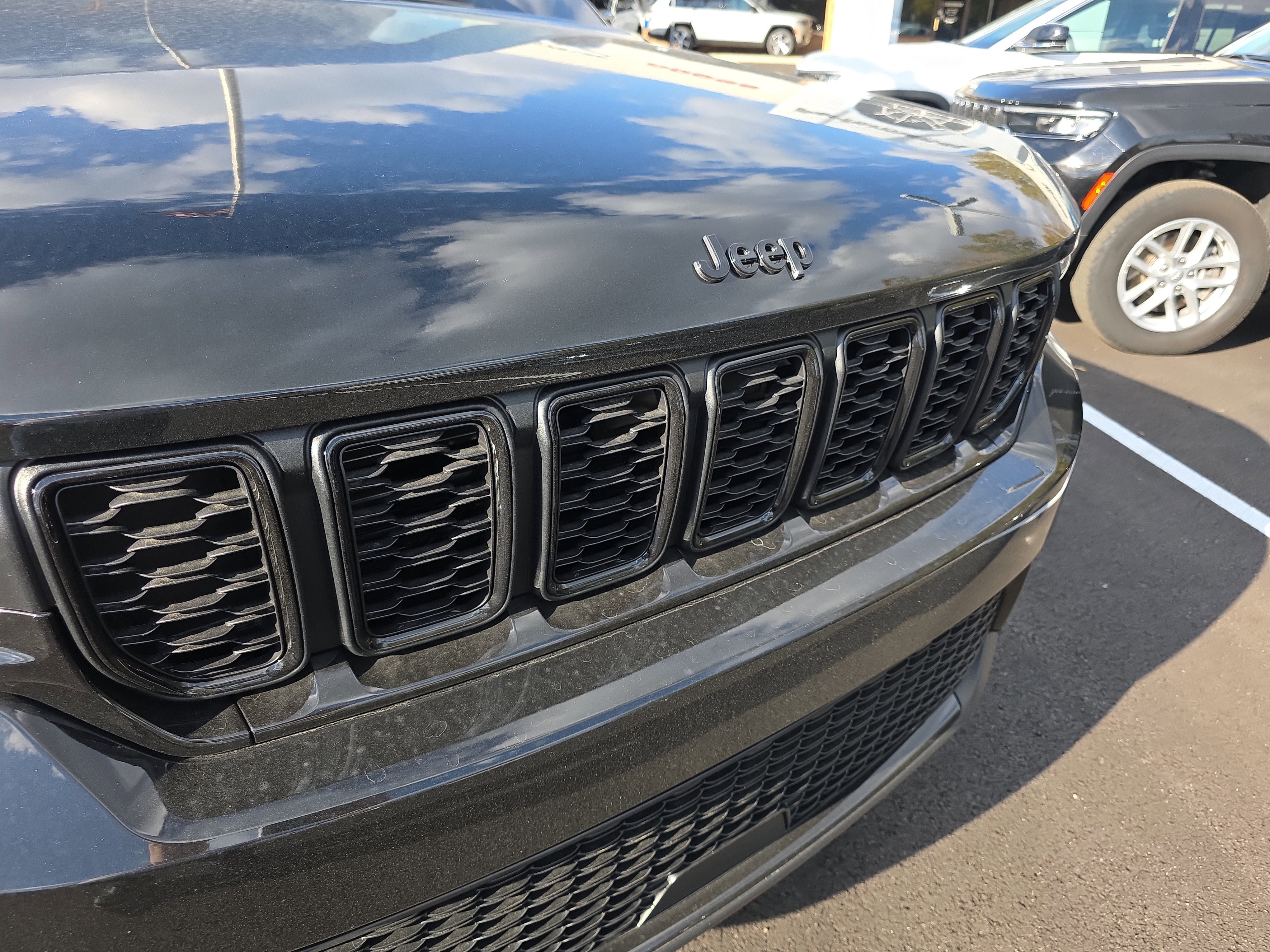 New 2025 Jeep Grand Cherokee Altitude image 26