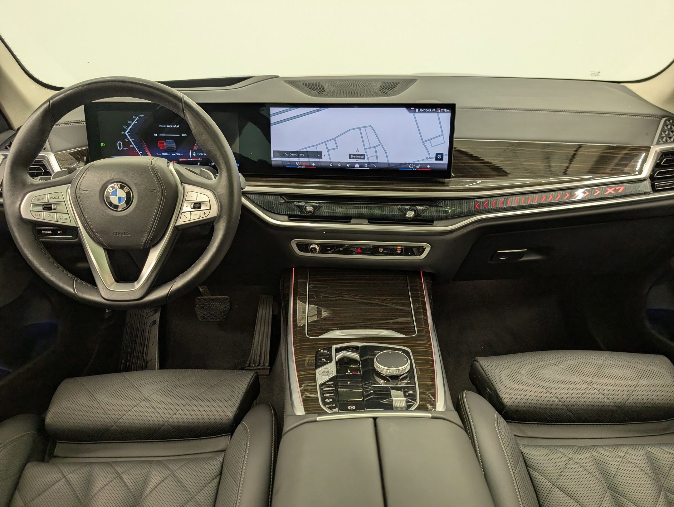 Used 2025 BMW X7 xDrive40i w/ Premium Package image 17