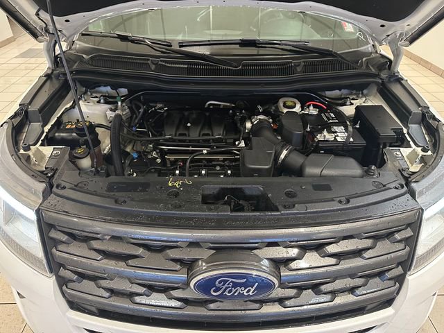 Used 2018 Ford Explorer XLT w/ Equipment Group 202A image 27