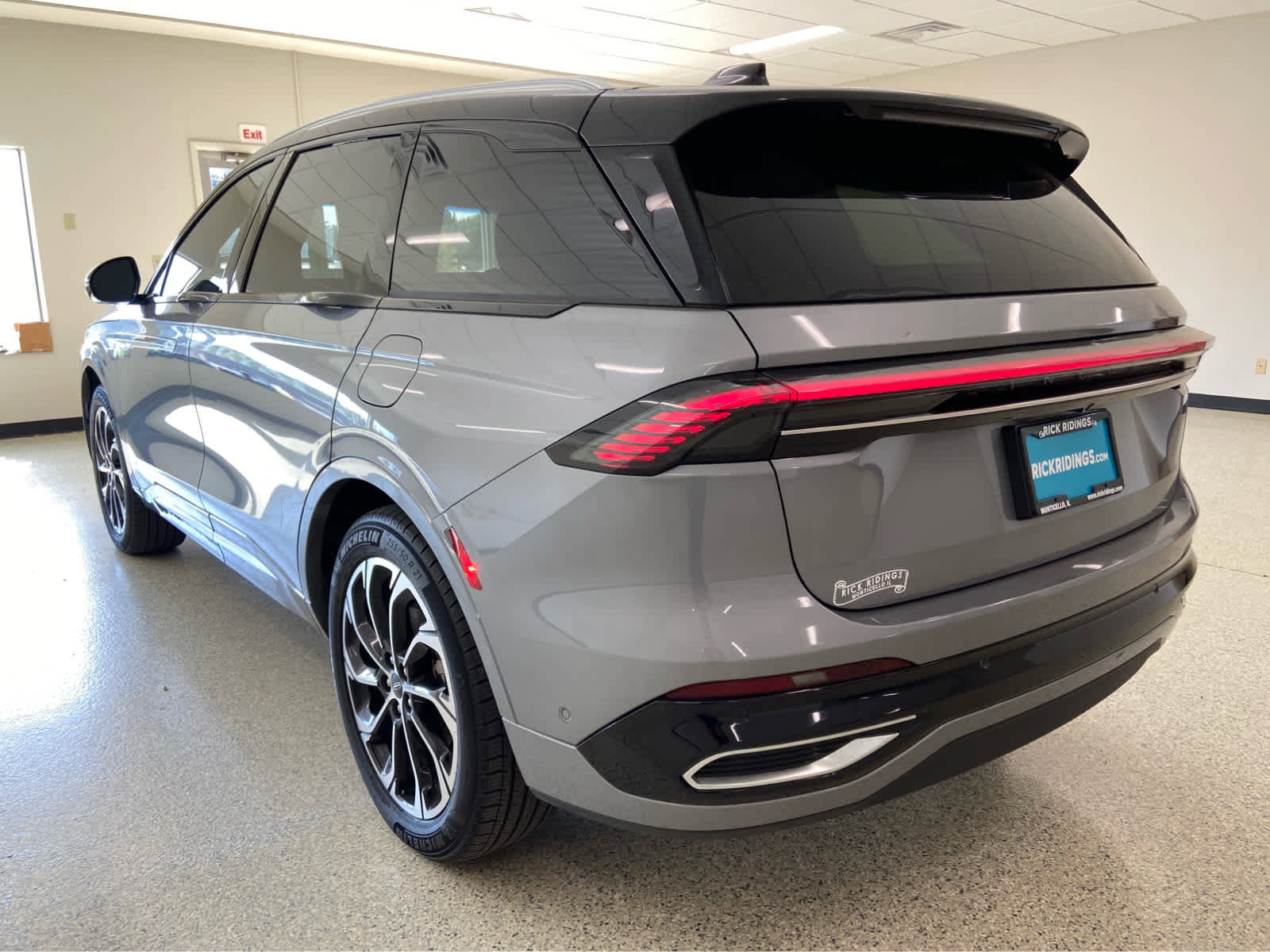 Used 2024 Lincoln Nautilus Reserve w/ Equipment Group 202A image 13