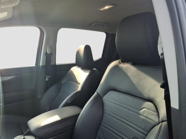 Used 2025 Ford Ranger Lariat w/ FX4 Off-Road Package image 17