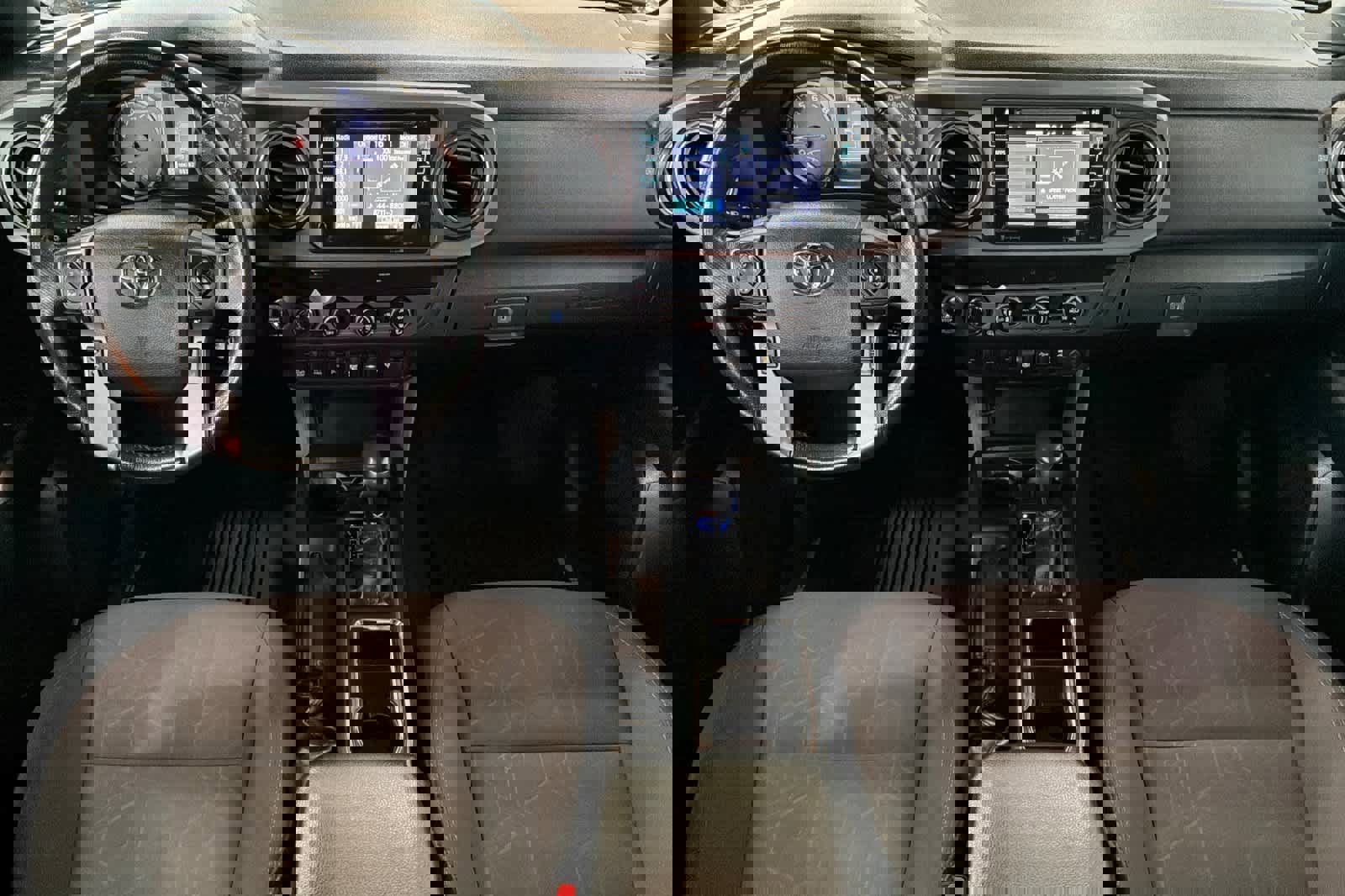 Used 2019 Toyota Tacoma TRD Sport image 3