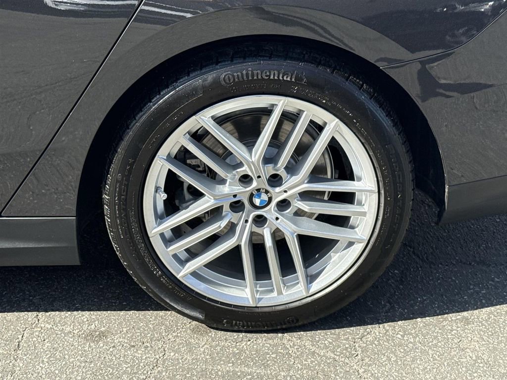 Used 2025 BMW 530i xDrive w/ Premium Package image 33