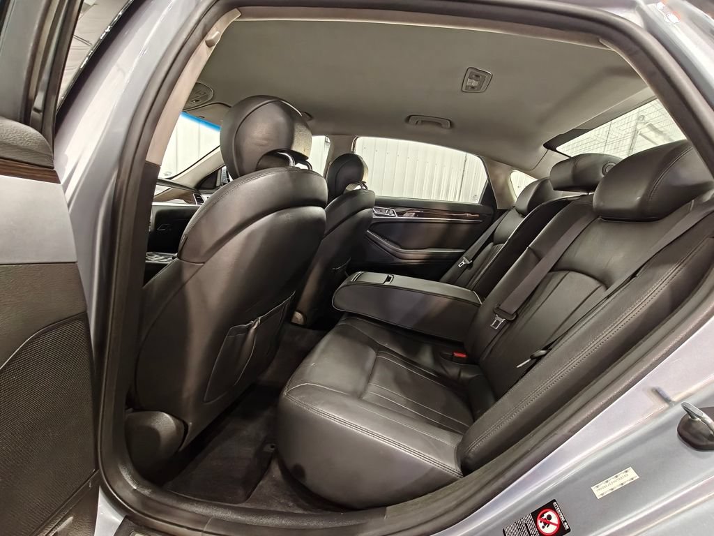 Used 2017 Genesis G80 3.8 RWD image 28