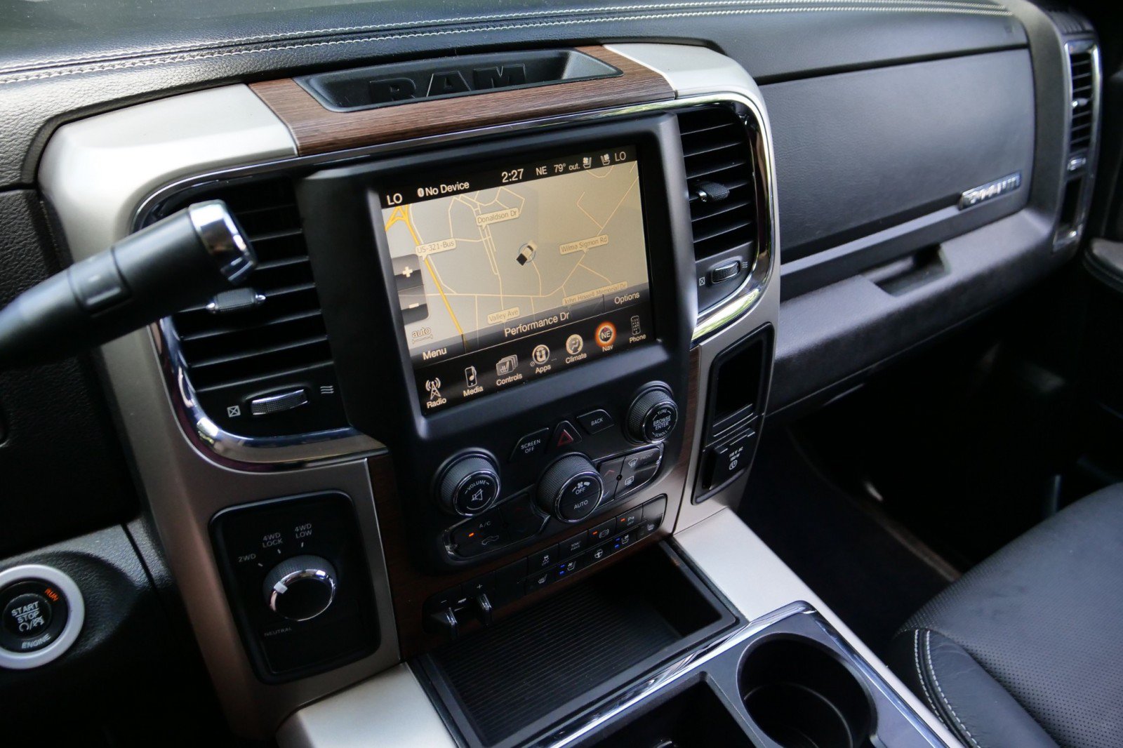 Used 2015 RAM 2500 Laramie AWD/4WD image 11